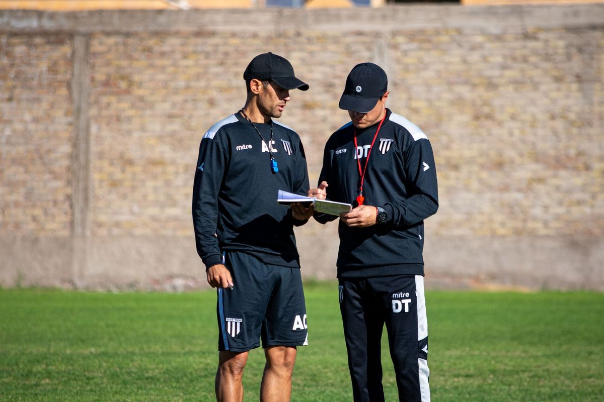 Liverpool Appoint Alejandro Rosalen as Goalkeeping Coach