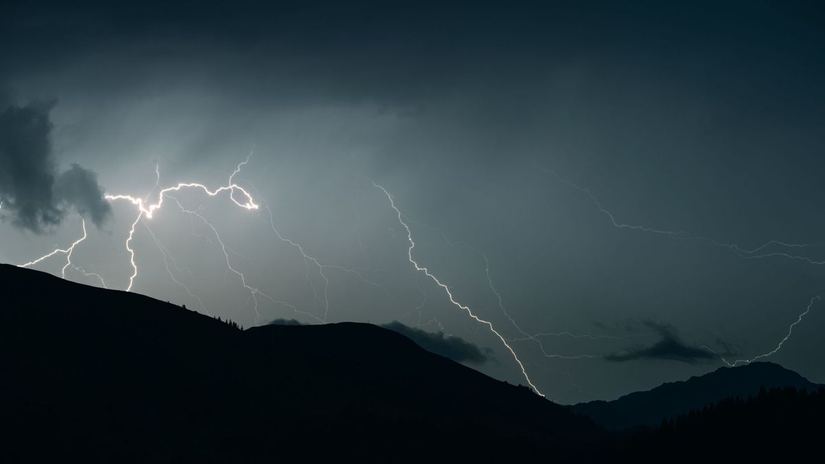 Ukraine Braces for Weather Shifts, Thunderstorms Expected