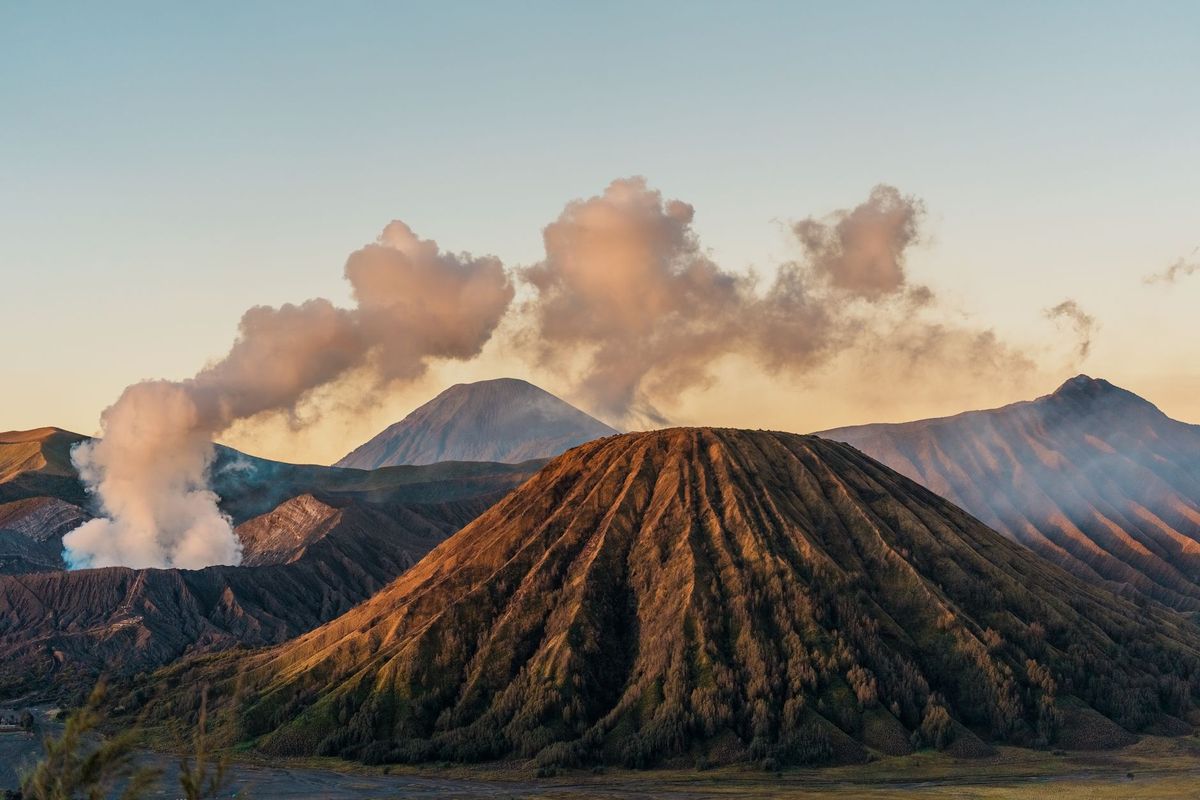 Europe's Mount Etna Reawakens After Decades