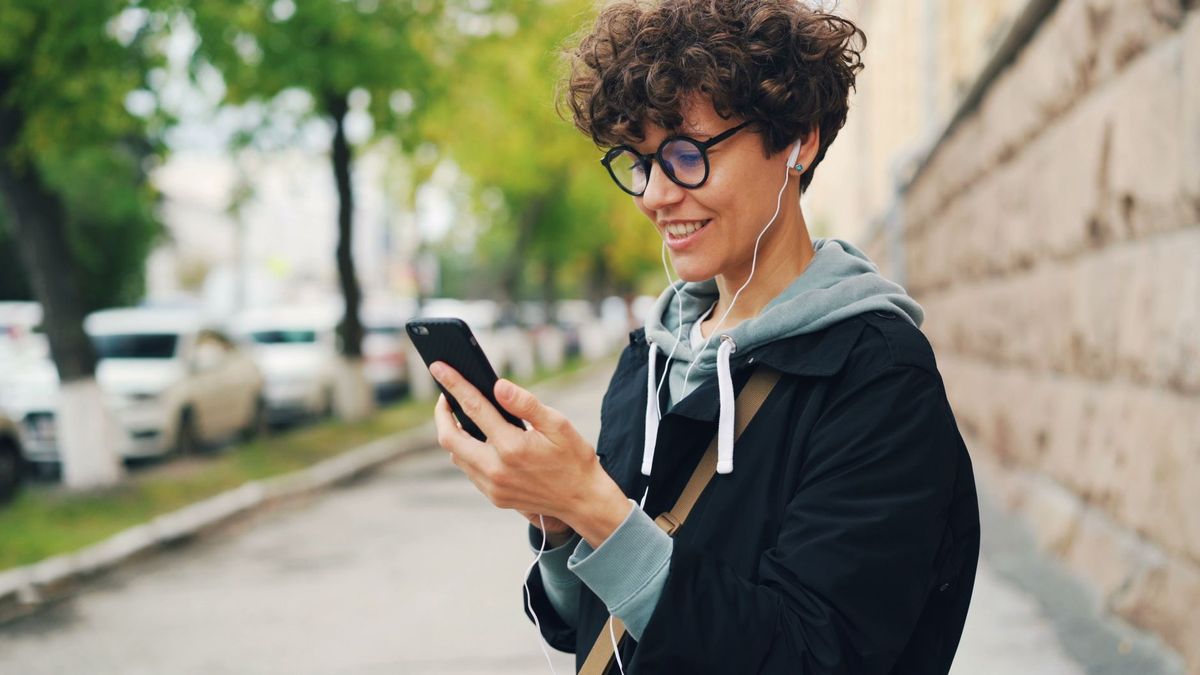 Meta Launches Camera-Free Smart Glasses: Will Privacy