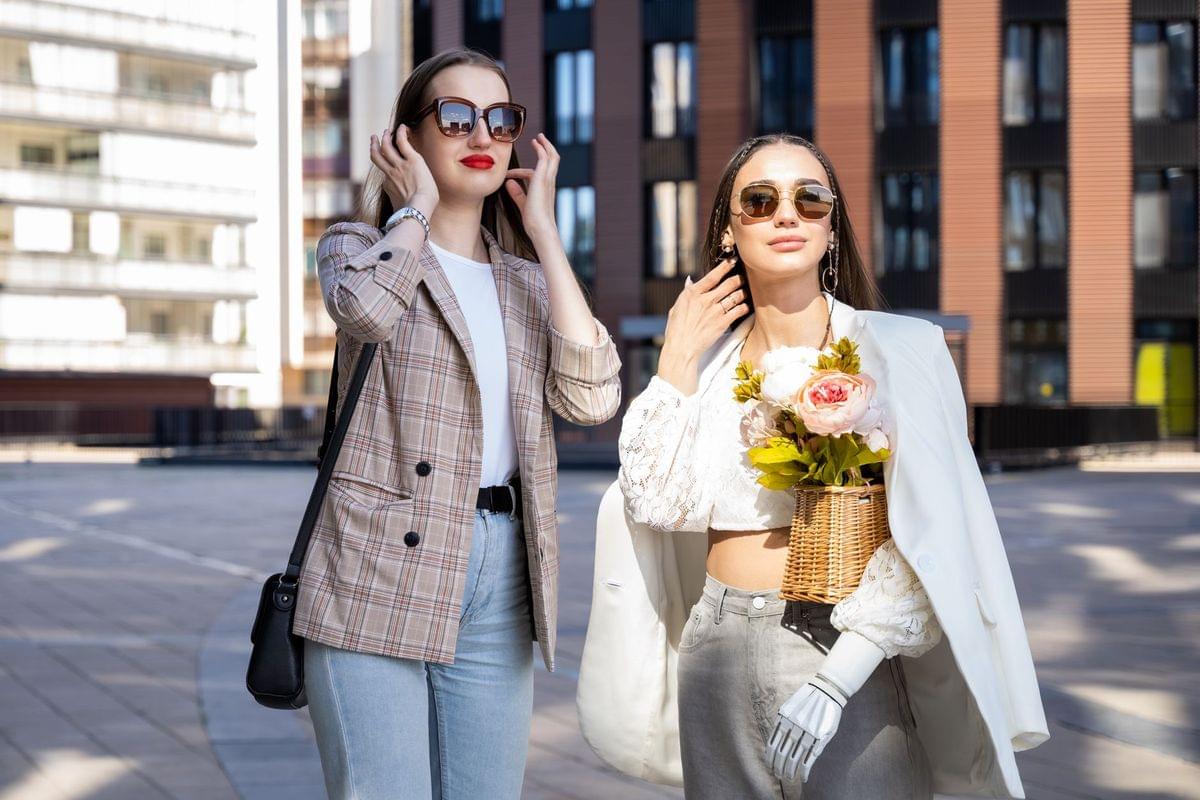 Anne Hathaway's Summer Style Dominates Headlines