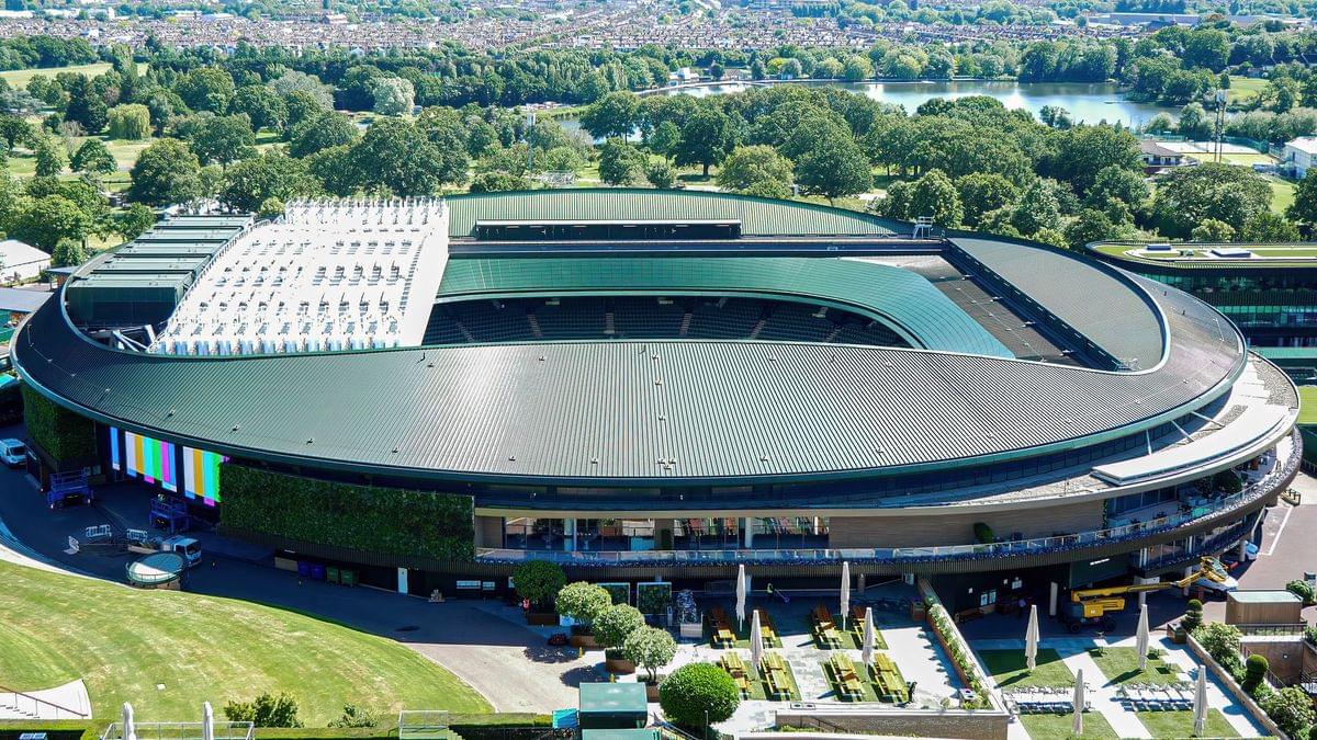 Swiatek Set to Clash with Eala in Wimbledon Round 3